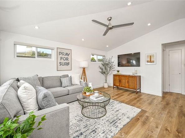 205 42nd Street, Newport Beach CA 92663