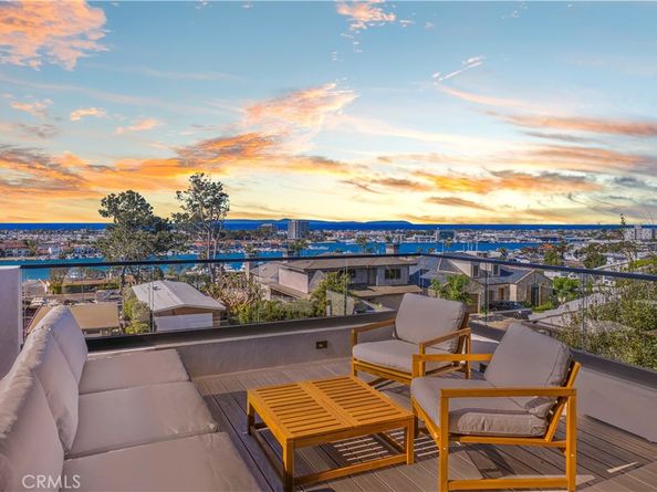 2212 Cliff Drive, Newport Beach CA 92663