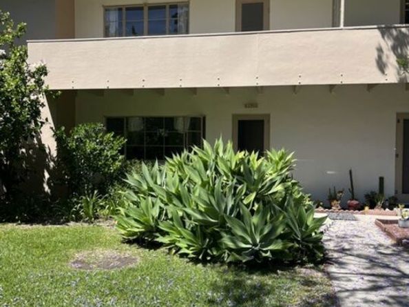 5467 Village, Los Angeles CA 90016