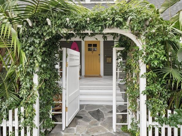 2704 3rd Street, Santa Monica CA 90405