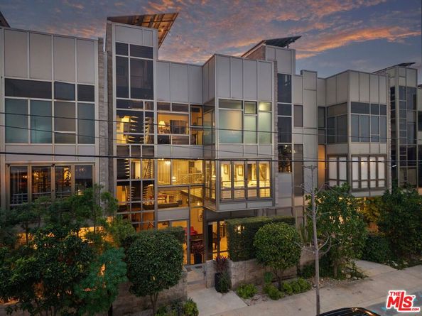 3240 Casitas Avenue, Los Angeles CA 90039