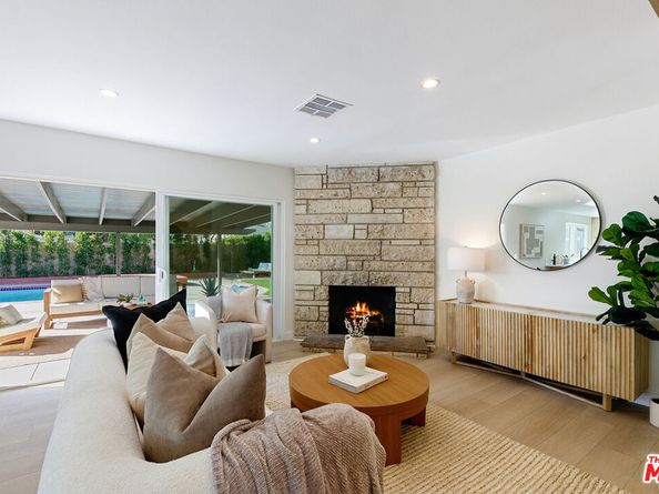 8915 Odessa Avenue, North Hills CA 91343