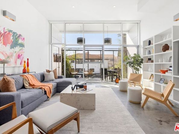 803 Wilcox Avenue 4, Los Angeles CA 90038