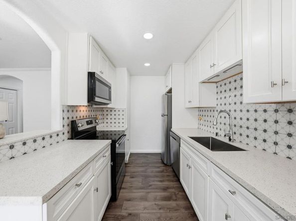 1687 Pentecost Way 4, San Diego CA 92105