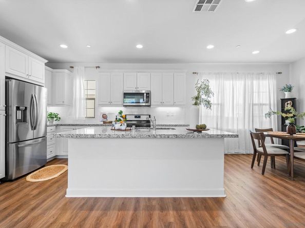 942 Blackstone Dr, San Marcos CA 92078