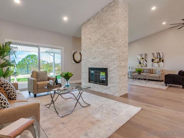 2334 Kimberly Ct, Carlsbad CA 92008