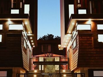 715 N El Centro Avenue