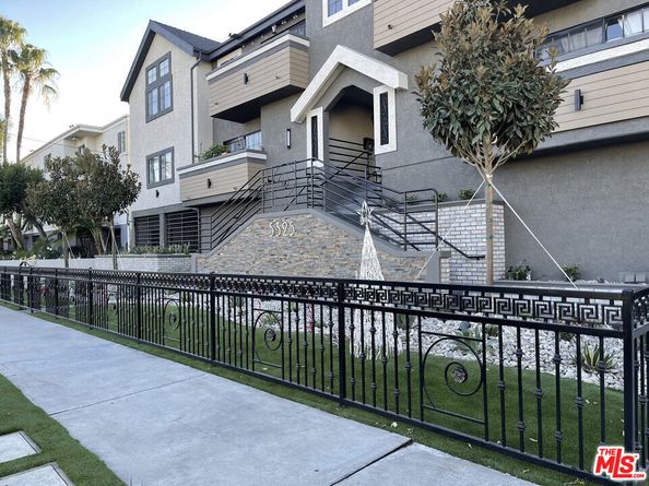 5325 Denny Avenue, North Hollywood CA 91601