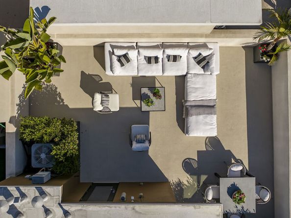 2111 N Cahuenga Boulevard 14, Los Angeles CA 90068