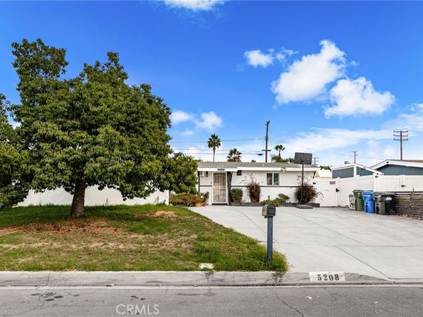 5208 N Leaf, Azusa CA 91702