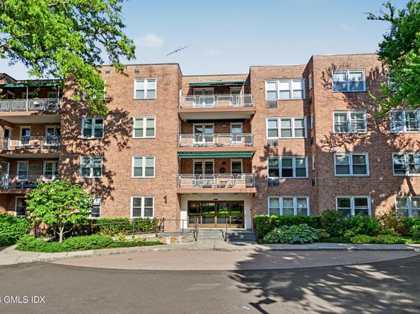 1 Putnam Hill 3C, Greenwich CT 06830