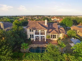 4100 Sugarloaf DR