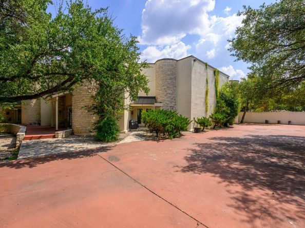 1 Crystal Springs CT G, The Hills TX 78738