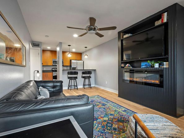 1115 W 10th ST 100, Austin TX 78703