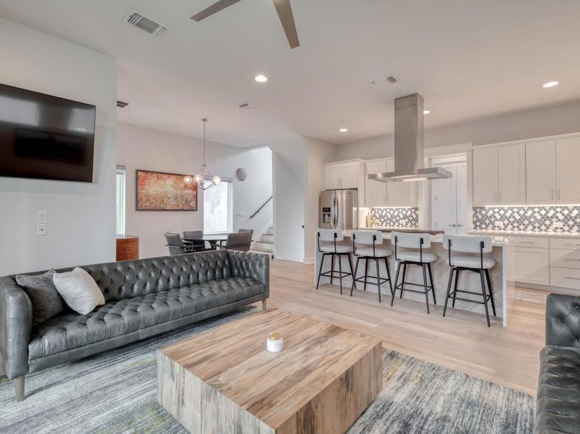 5002 E Pecan Springs RD 7, Austin TX 78723