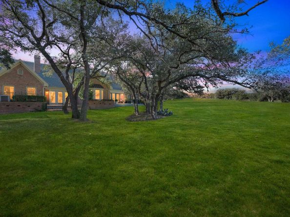 28 Tournament WAY, The Hills TX 78738