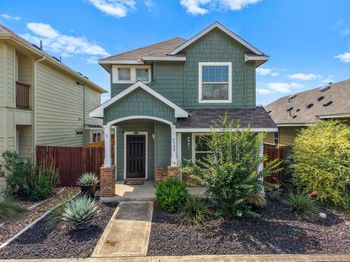 4520 Graceful LN