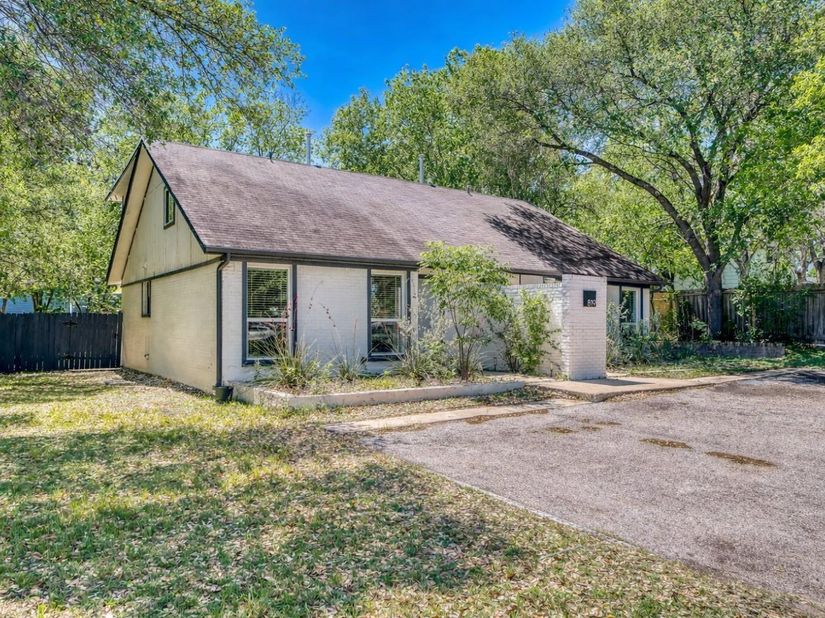 819 Sahara Ave, Austin TX 78745