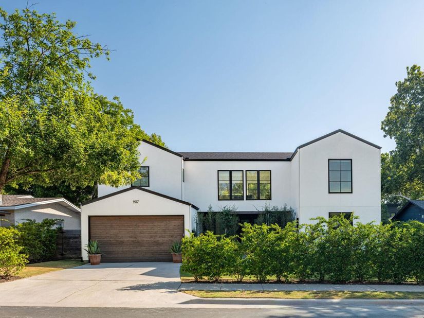 907 Karen, Austin TX 78757