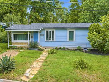 912 E 55th 1/2 ST