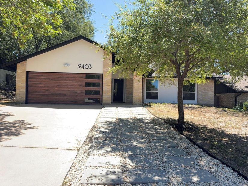 9403 Hunters TRCE E, Austin TX 78758