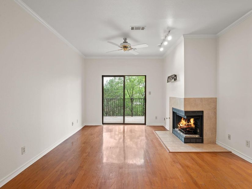 1741 Spyglass DR 1127, Austin TX 78746