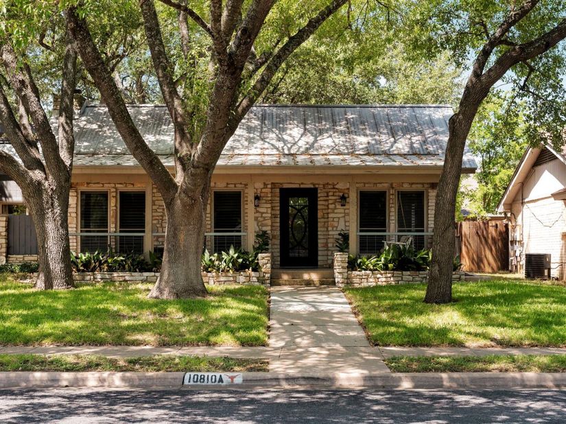 10810 Pinehurst DR 1, Austin TX 78747
