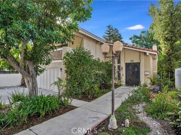 6221 Mammoth Avenue, Los Angeles CA 91401