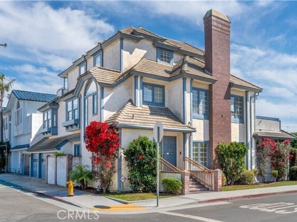 40 E Neapolitan, Long Beach CA 90803
