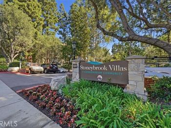 576 N Bellflower