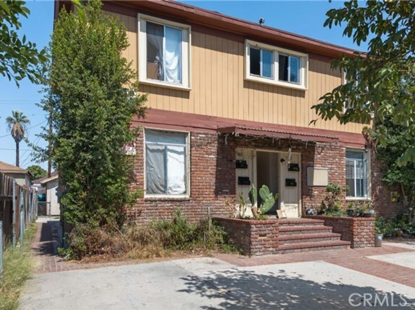 915 E 23rd Street, Los Angeles CA 90011
