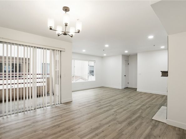 8744 Burnet Avenue 14, North Hills (los Angeles) CA 91343