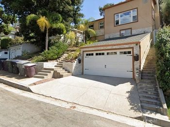 1538 E Maple