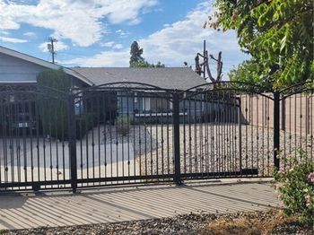 10883 Vinedale