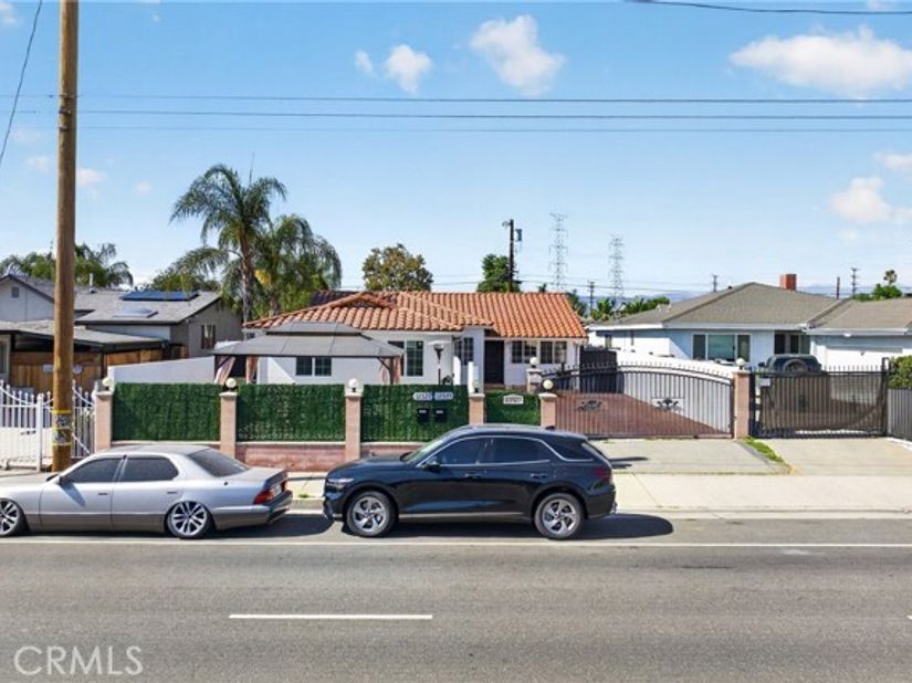 12327 Saticoy Street, North Hollywood (los Angeles) CA 91605