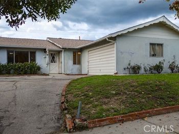 9825 Tujunga Canyon Place