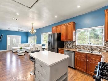 1345 W 89th