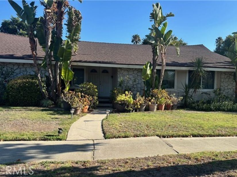 16642 Dearborn, North Hills (los Angeles) CA 91343