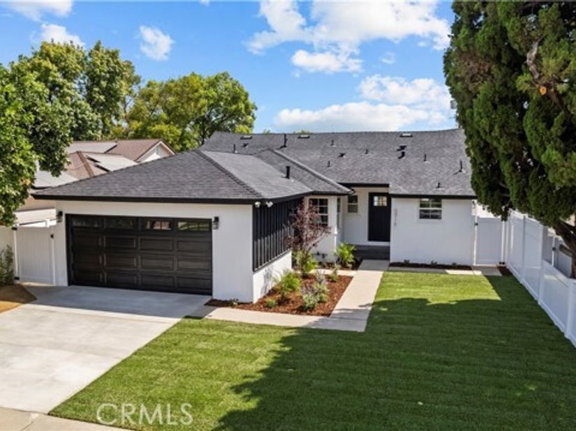 6916 Bianca, Los Angeles CA 91406