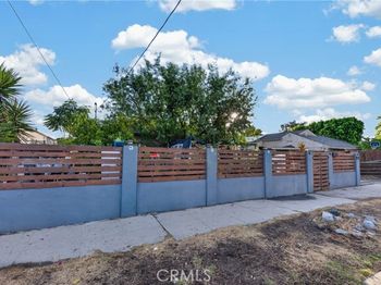 11081 De Garmo