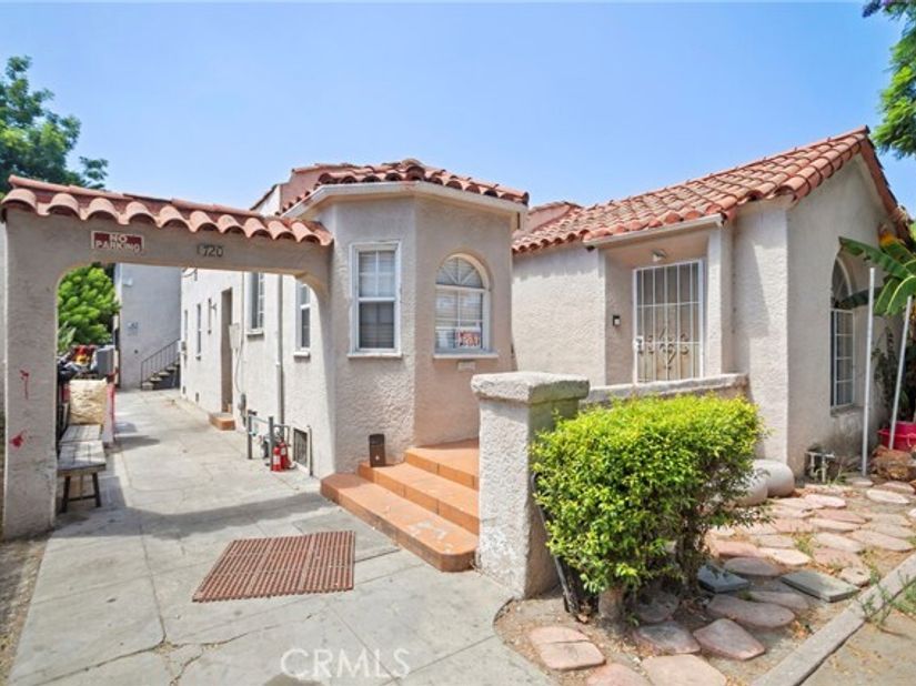 720 E 82nd Street, Los Angeles CA 90001