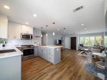 3839 Vista Campana