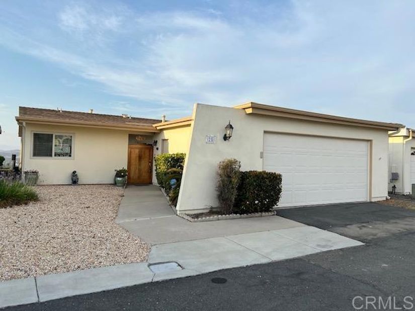 3902 Vista Campana 25, Oceanside CA 92057
