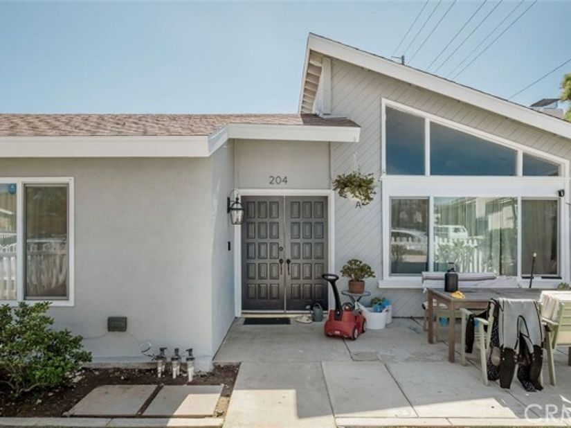 204 Springfield Avenue, Huntington Beach CA 92648