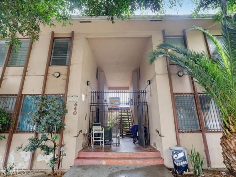 640 Elm Ave. 11, Long Beach CA 90802