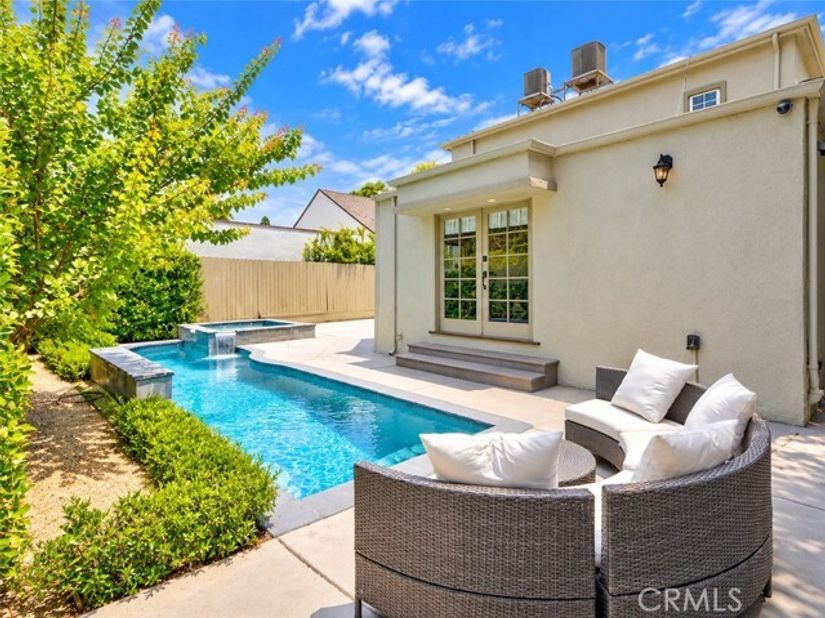 515 N Crescent Heights, Los Angeles CA 90048