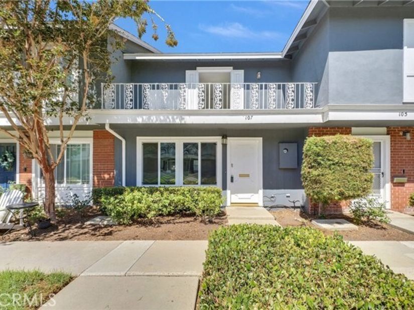 107 Lexington, Costa Mesa CA 92626