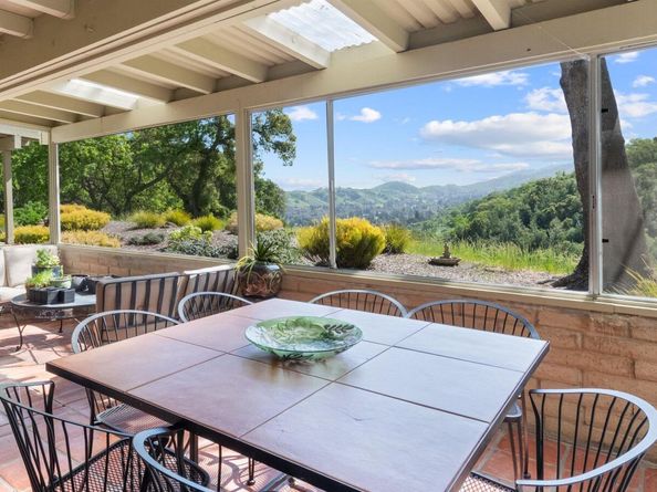 2100 Skycrest Dr 12, Walnut Creek CA 94595