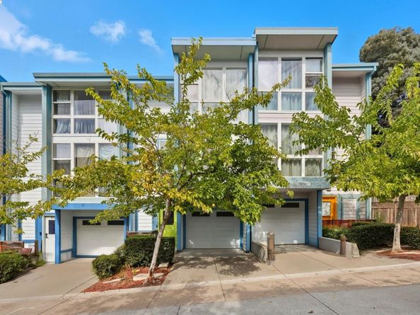 9455 Macarthur Blvd, Oakland CA 94605