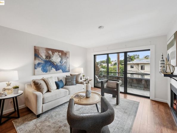 696 Athol Ave 203, Oakland CA 94610